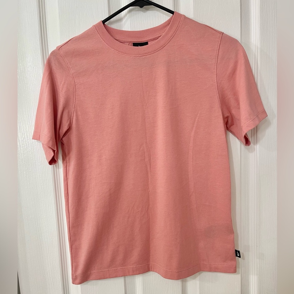 The North Face Short Sleeve Crew Tee in Dusty Pink